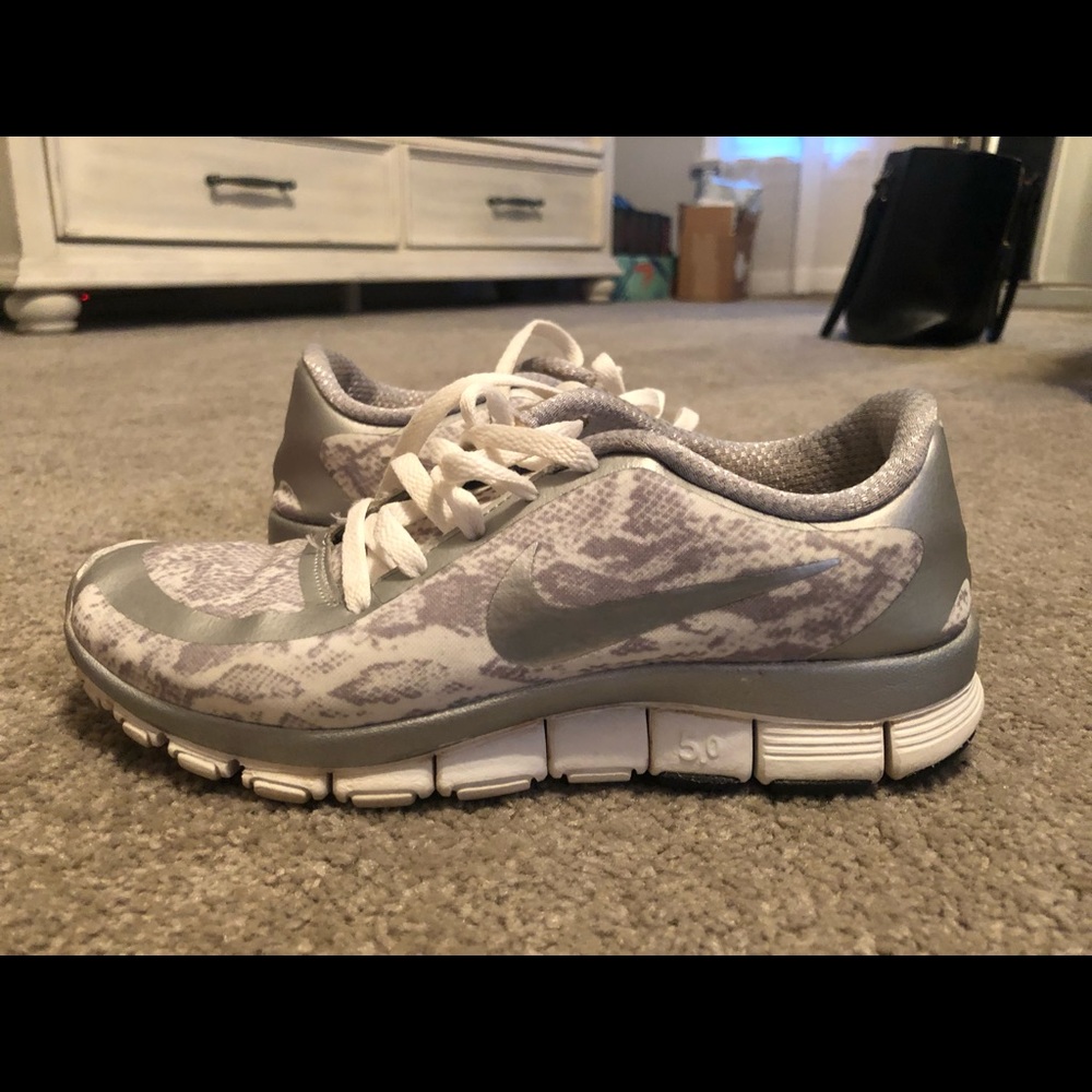 Silver/White Nike Frees